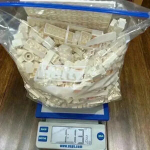 Lego Bag of miscellaneous white pieces